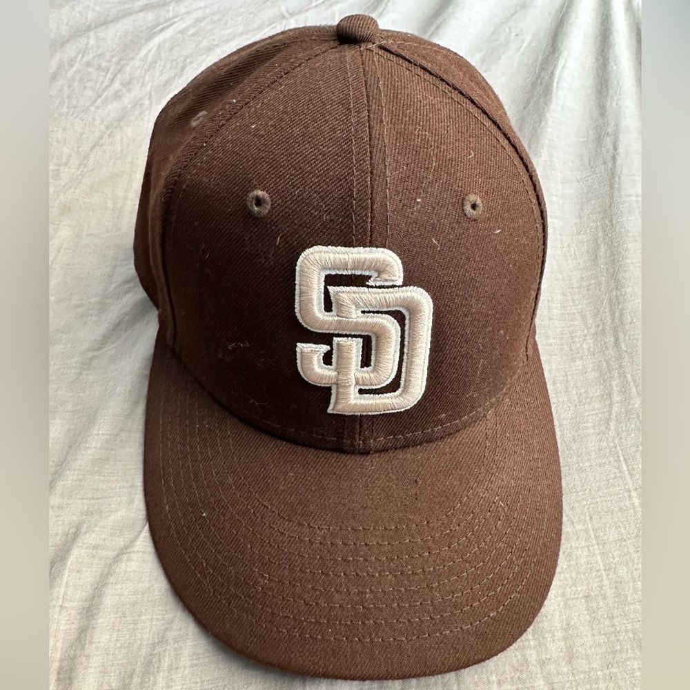 New Era San Diego Padres fitted hat. 7 1/4. Brown